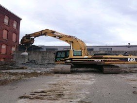 F & D Truck Co Inc - Photo 2