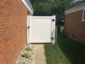 MR. FENCE, INC. - Photo -1