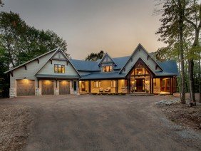 Destination Luxury Homes - Photo 0